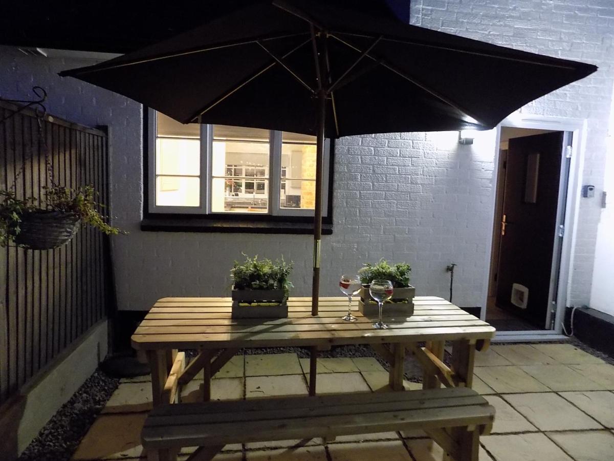 Double Award Winning 1700'S Grd 2 Listed Cottage Near Stonehenge Amesbury Extérieur photo