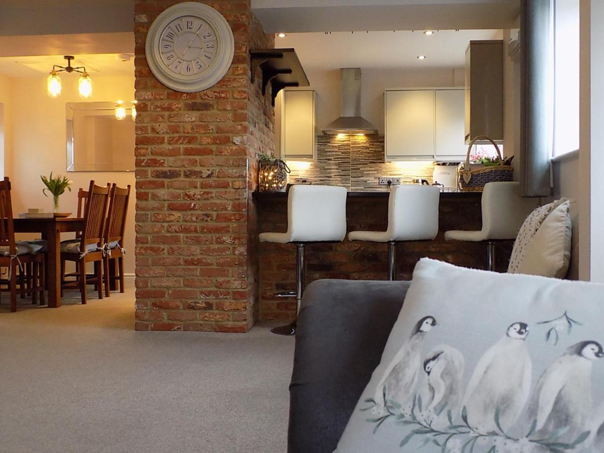 Double Award Winning 1700'S Grd 2 Listed Cottage Near Stonehenge Amesbury Extérieur photo