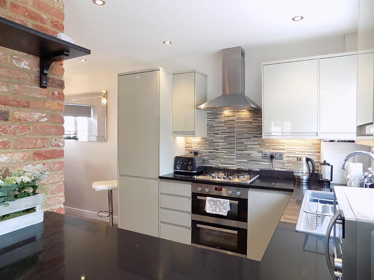 Double Award Winning 1700'S Grd 2 Listed Cottage Near Stonehenge Amesbury Extérieur photo