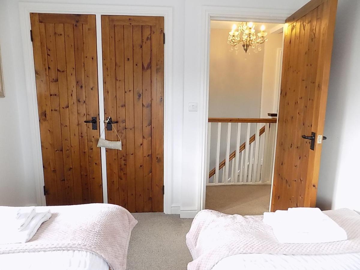 Double Award Winning 1700'S Grd 2 Listed Cottage Near Stonehenge Amesbury Extérieur photo