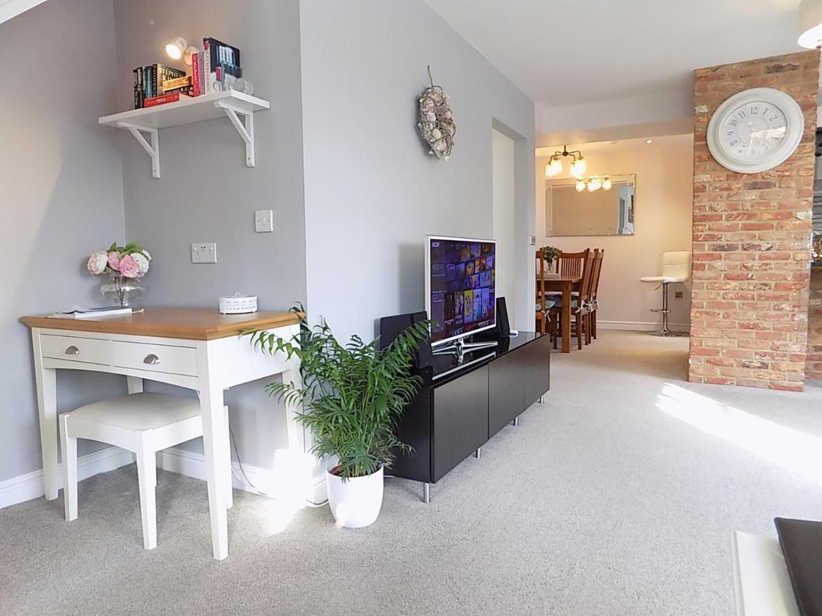 Double Award Winning 1700'S Grd 2 Listed Cottage Near Stonehenge Amesbury Extérieur photo