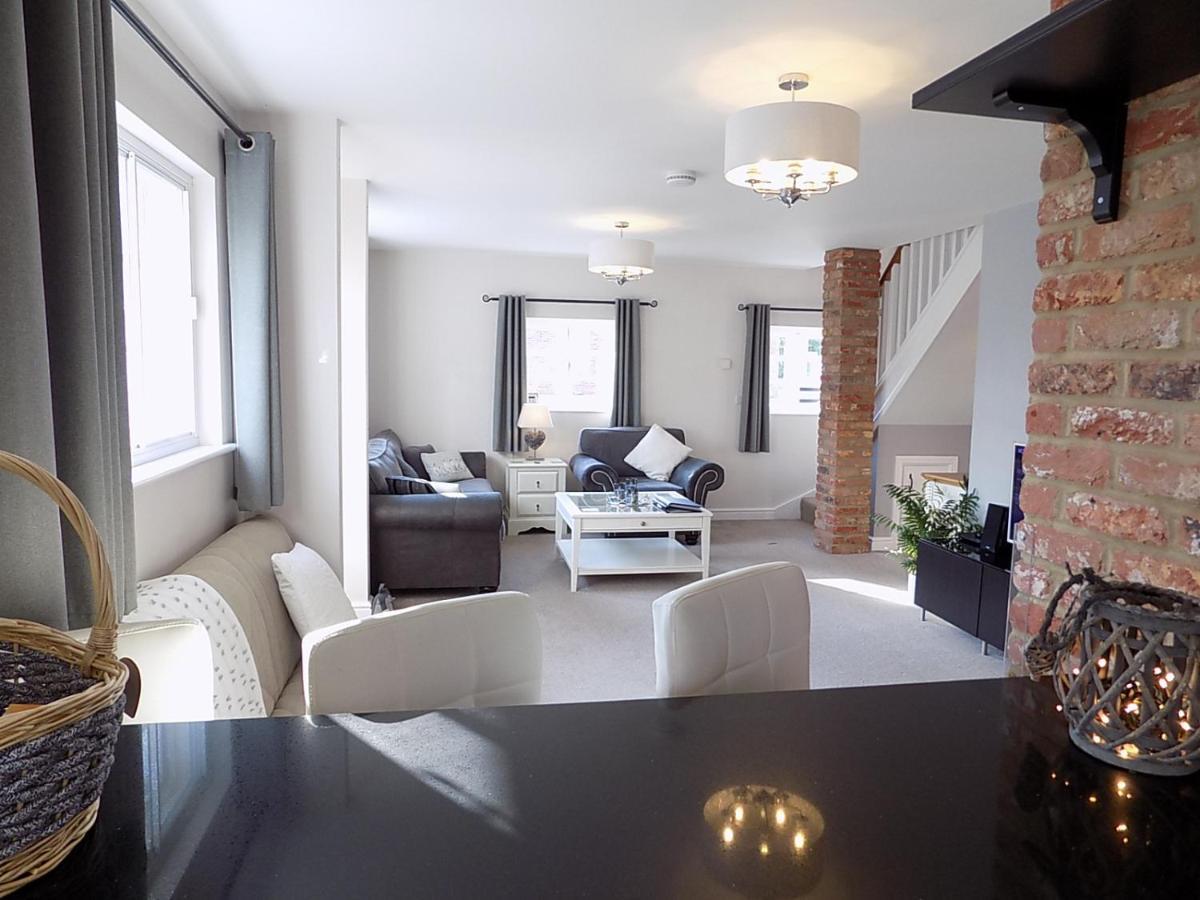 Double Award Winning 1700'S Grd 2 Listed Cottage Near Stonehenge Amesbury Extérieur photo