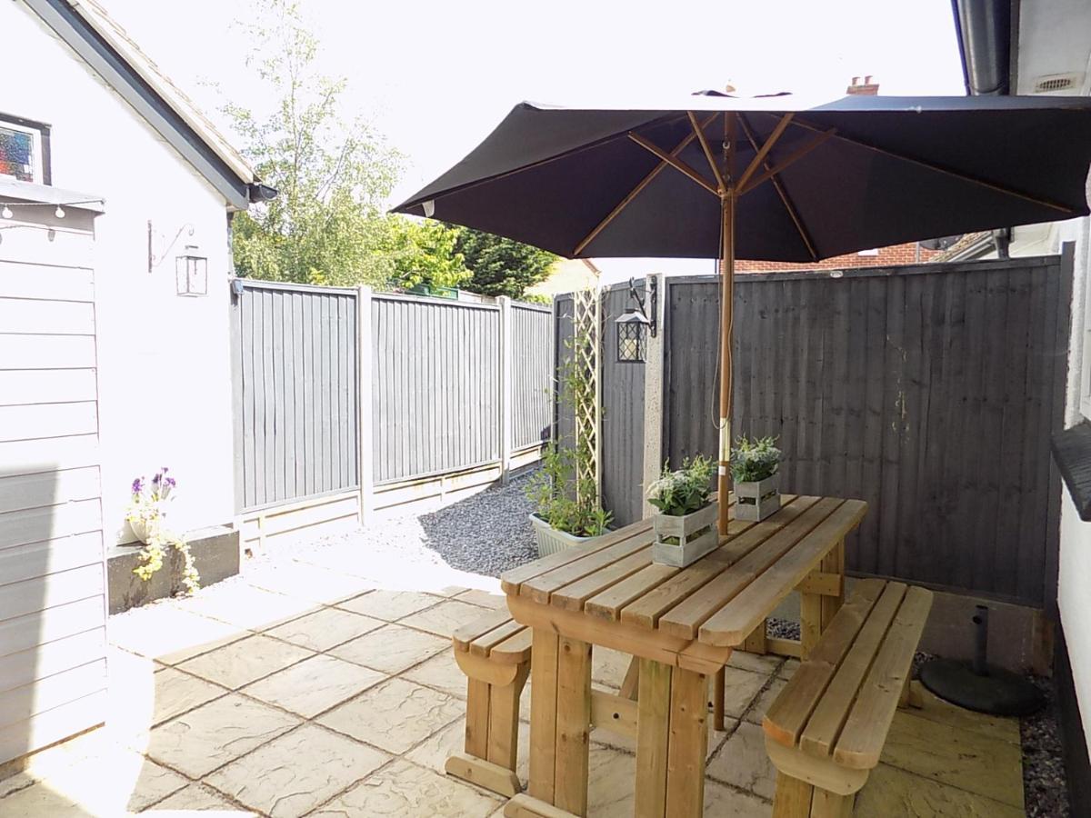 Double Award Winning 1700'S Grd 2 Listed Cottage Near Stonehenge Amesbury Extérieur photo